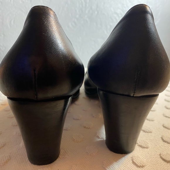 ATTILIO GIUSTI LEOMBRUNI Black Spectator Heel with Silver Toe Embellishments - Picture 7 of 16